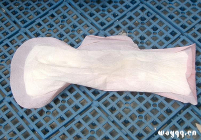 【壁纸】初中女生来大姨妈图/偷拍mm来大姨妈-13kb