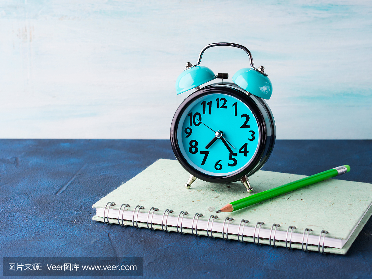 核对时间,看时间,检查时间,对时间