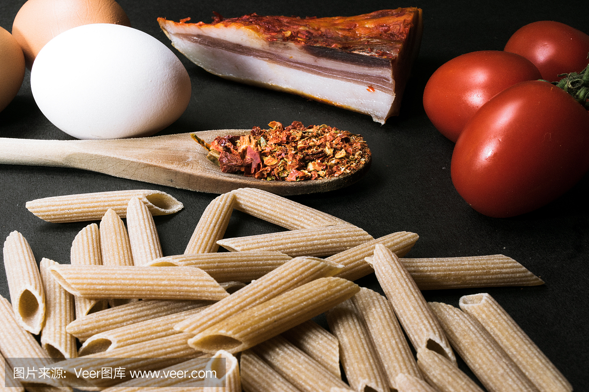 典型的意大利面配季节性蔬菜