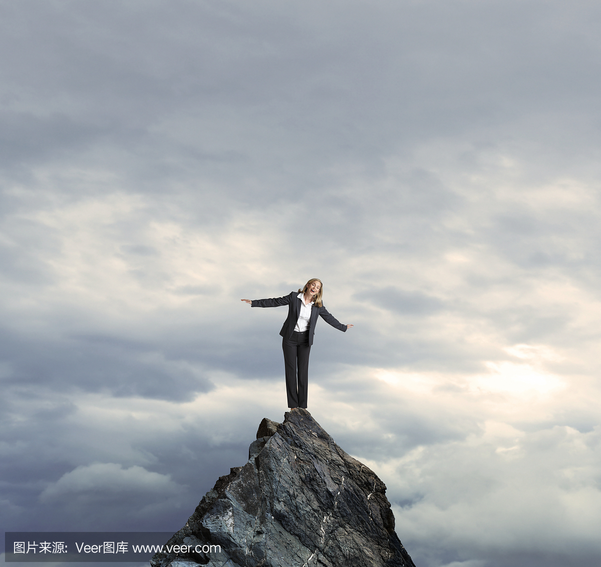 欣欣向荣的女美女在商人上生殖器俄罗斯图山顶图片