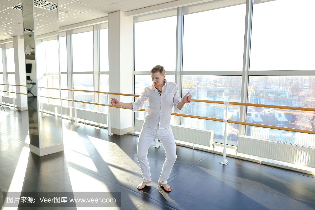 鱼群,一群鱼,舞蹈教室,舞蹈室