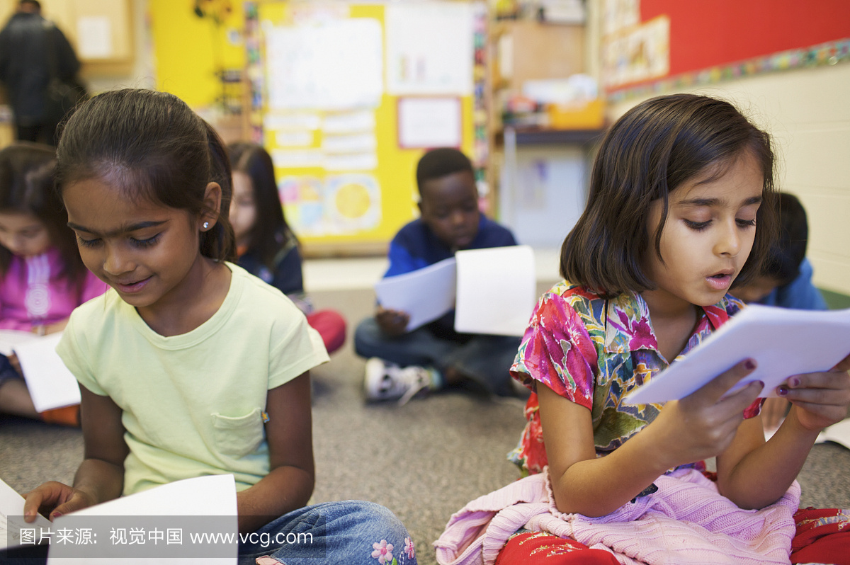 多民族新加拿大儿童在一所Esl学校