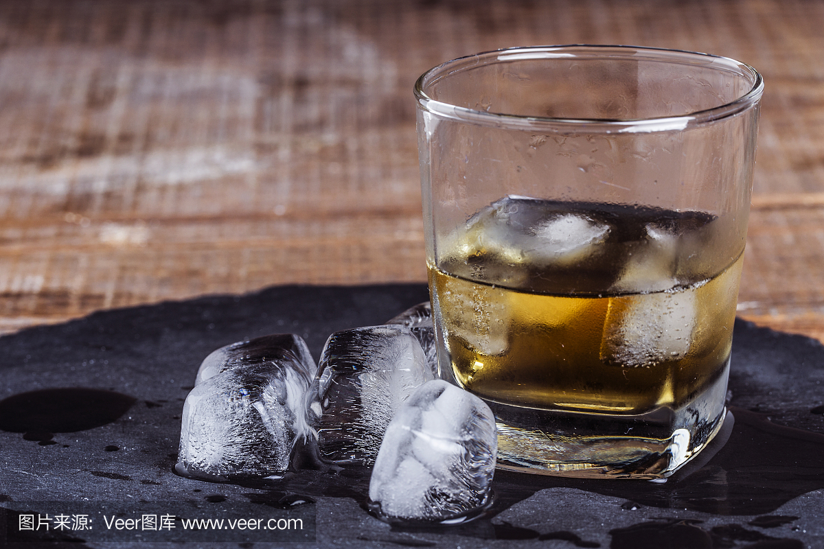 波旁威士忌,波旁酒,波本威士忌,伏特加