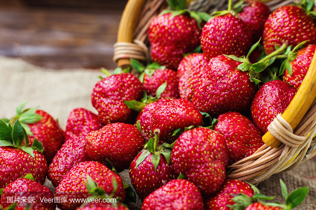 strawberries in basket, strawberry basket, straw