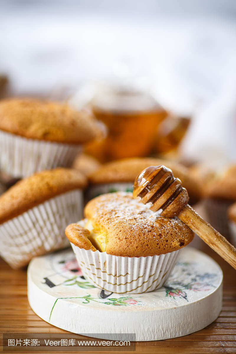 早！1-7丨人工智能带来就业岗亭增减喜忧各半；最高法批复医保基金先行支拨司法合用境况；估计36亿人次赴今冬“冰雪之约”