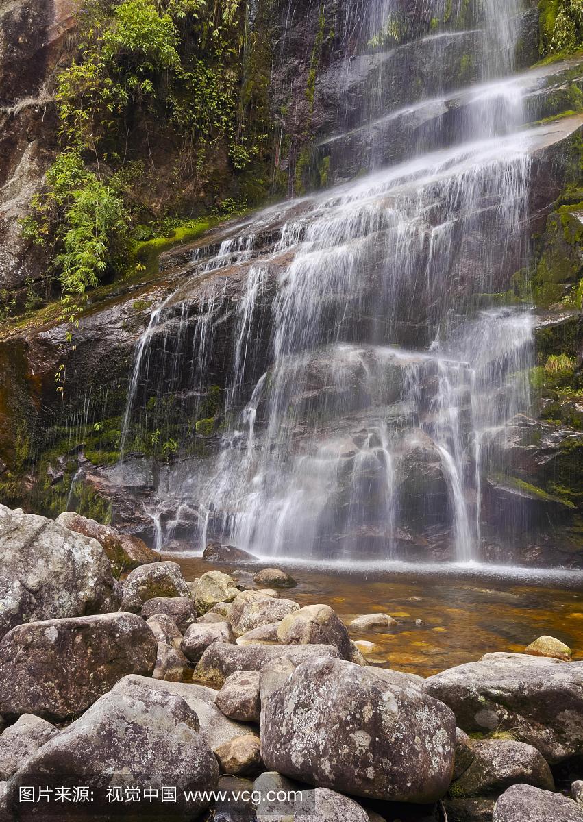 瀑布Cachoeira Veu da Noiva,Serra dos Orgao