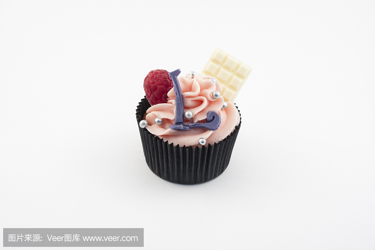 麦格戴伦学院,格达琳,钟马大莲,英文字母L