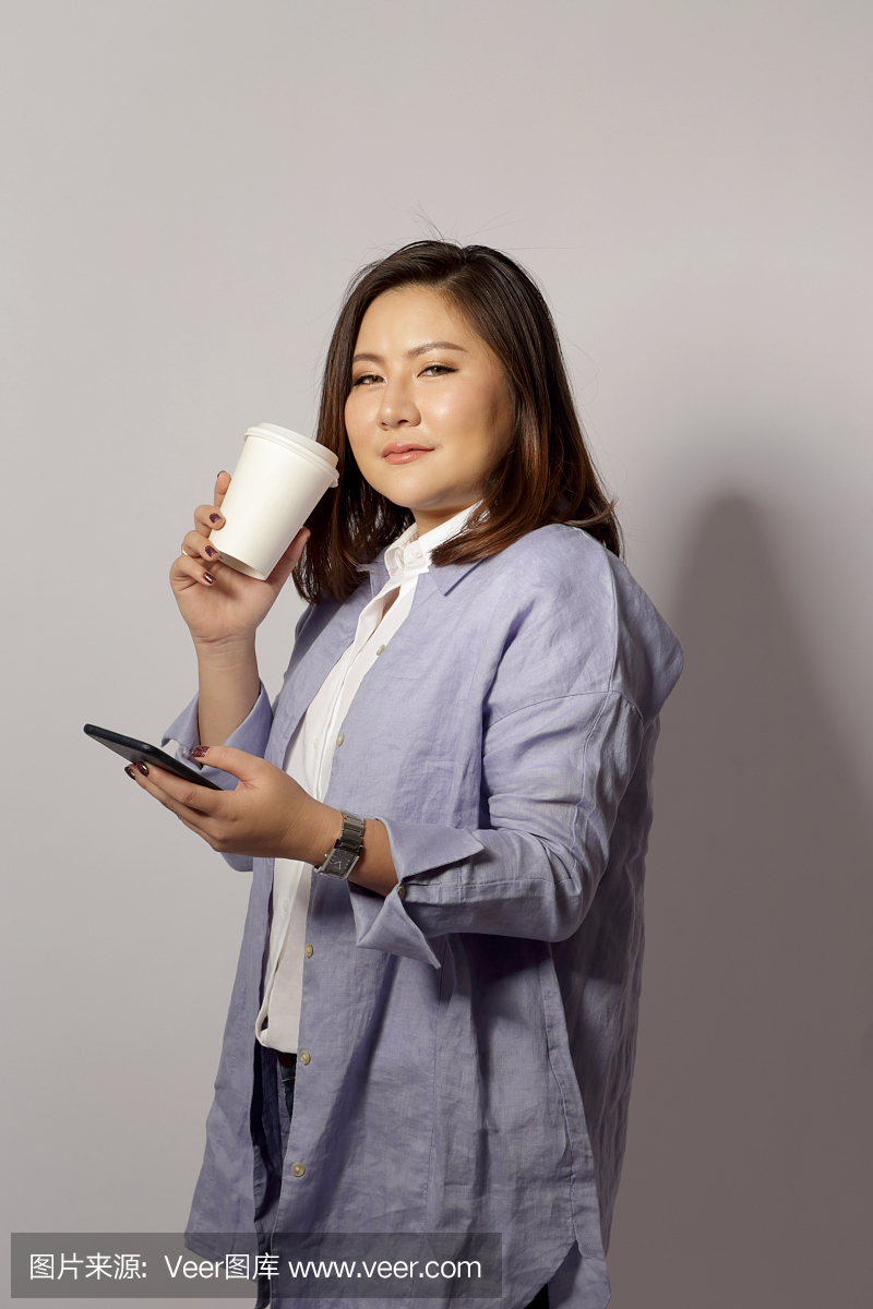 垂直画幅,加大号尺寸模特,饮料,日本人