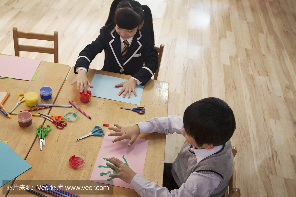 小学学校手指画在儿童班,北京宏艺术翔图片
