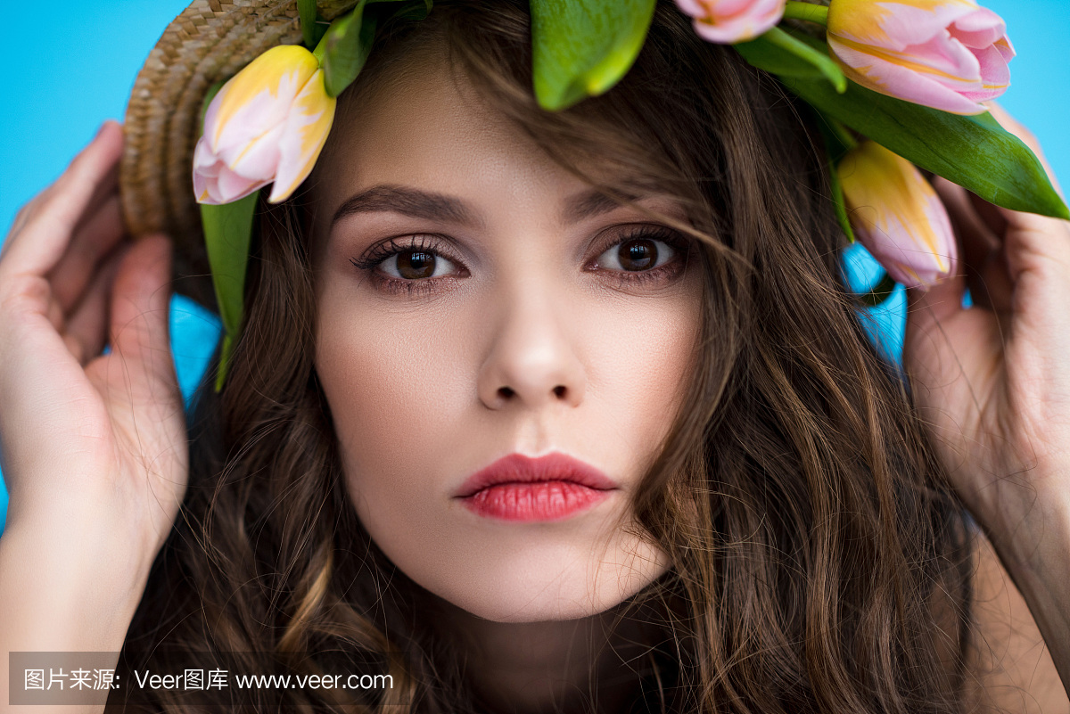 womanincanotierhatwithbeautifultuliphealer造型短发图片