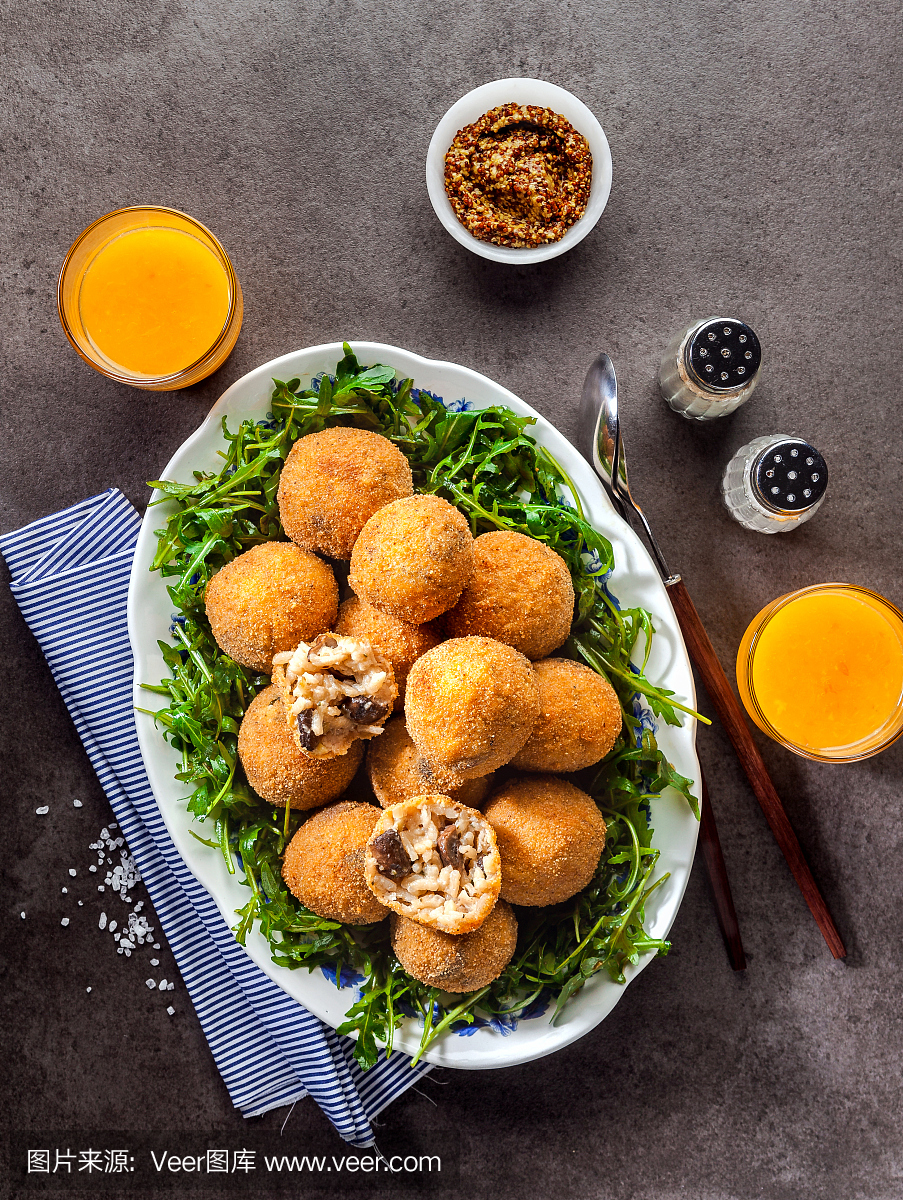 米饭炸肉饼,炸肉饭团,炸肉团,米煎饼