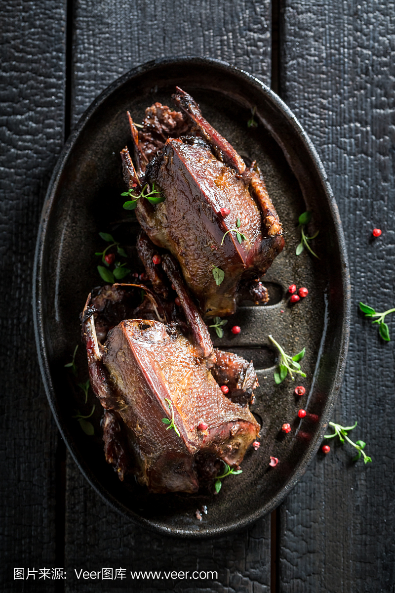 两匹野胡椒和香料