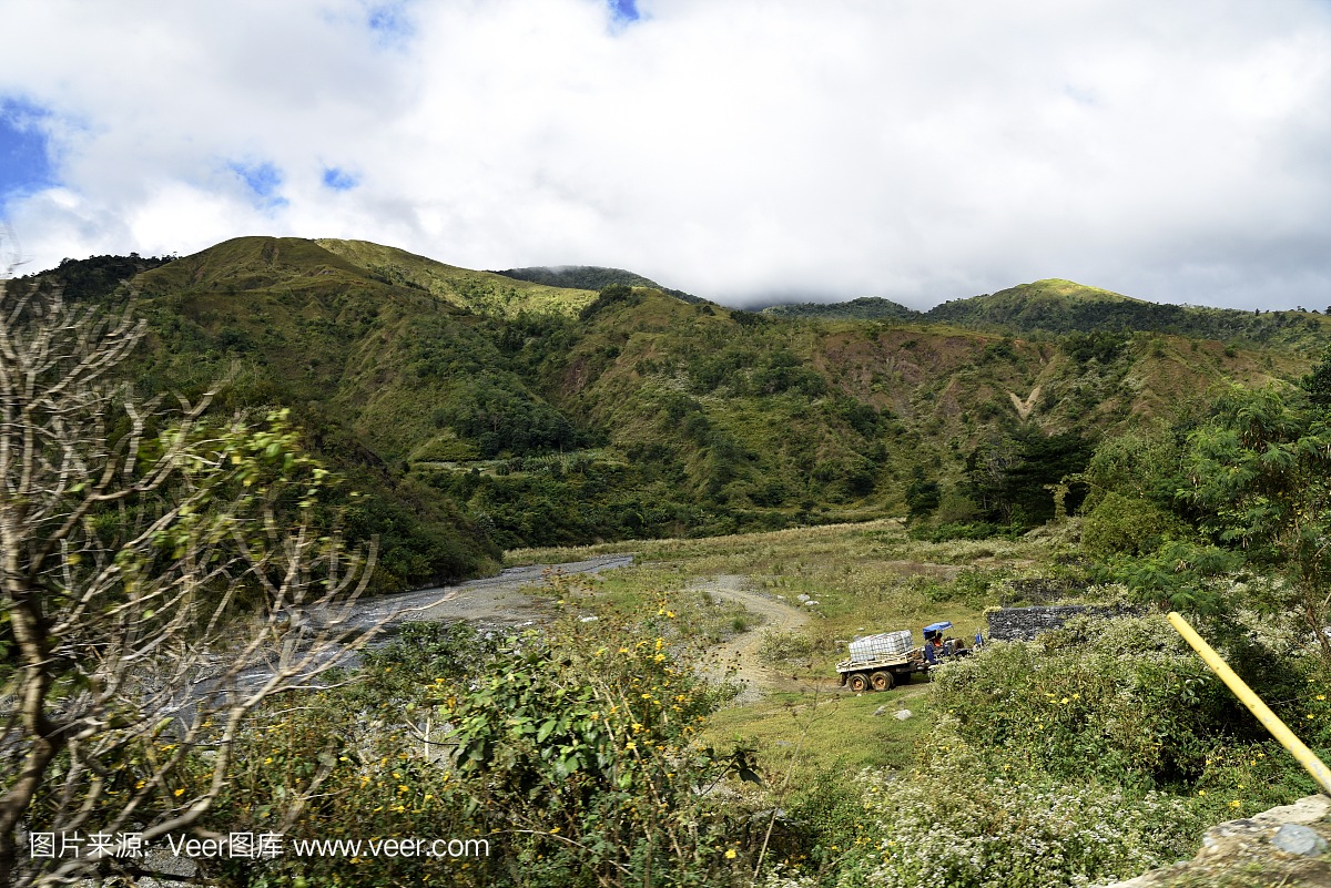 从圣地亚哥市到马尼拉的道路景观