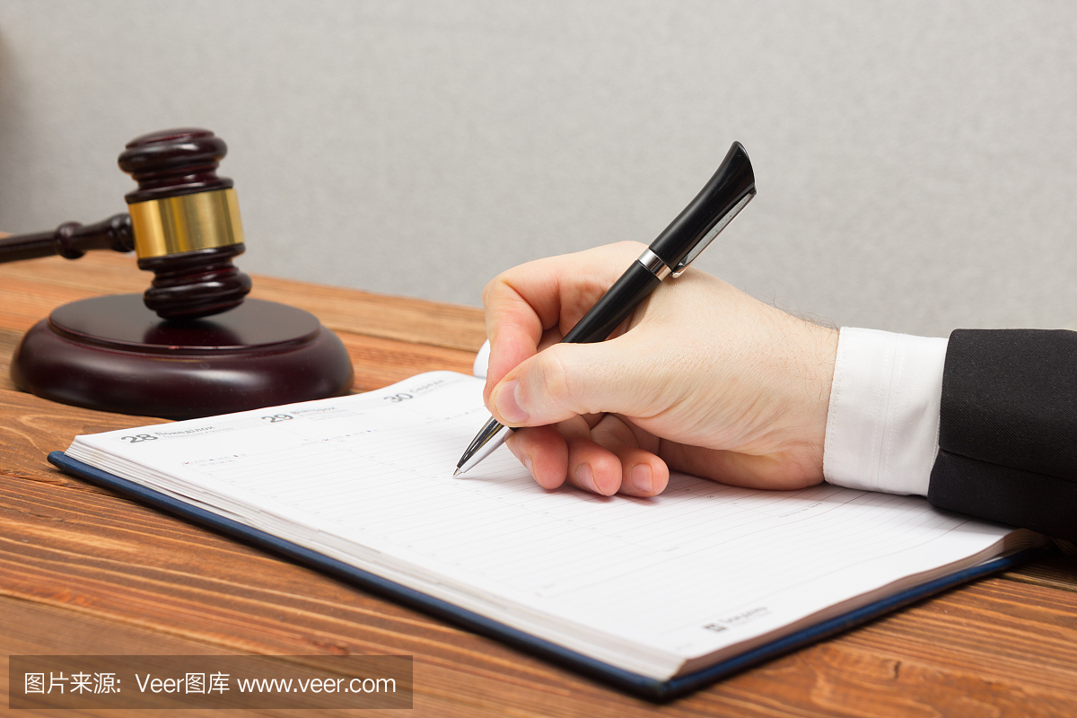 律师工作。公证人在其工作场所签发文件