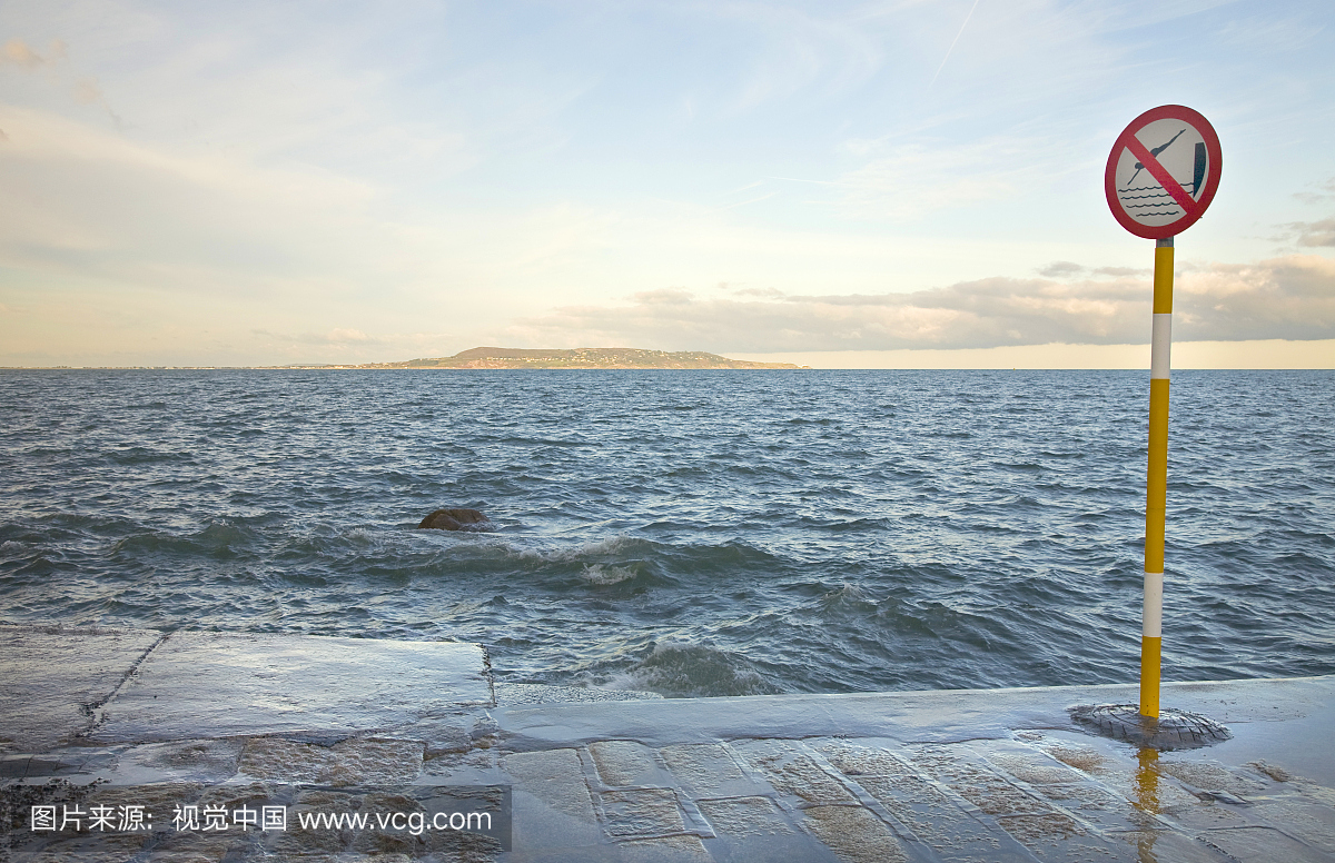 爱尔兰都柏林黑石城没有游泳标志