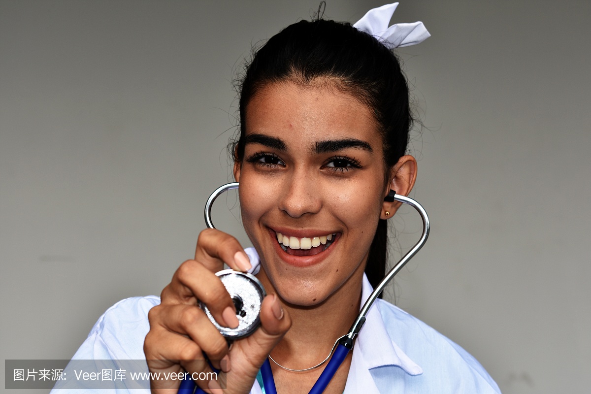 西班牙裔女性医生