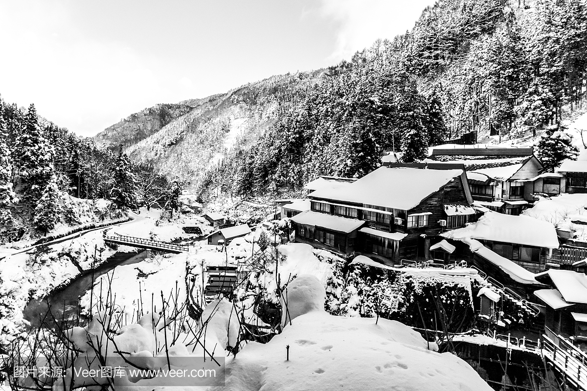 在日本长野县的冬天的日本的村里的Yudanaka