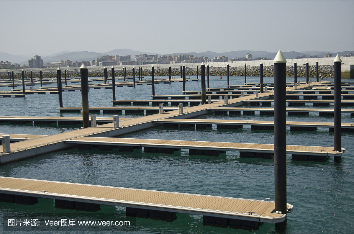 西班牙坎塔布里亚的拉雷多新港口。