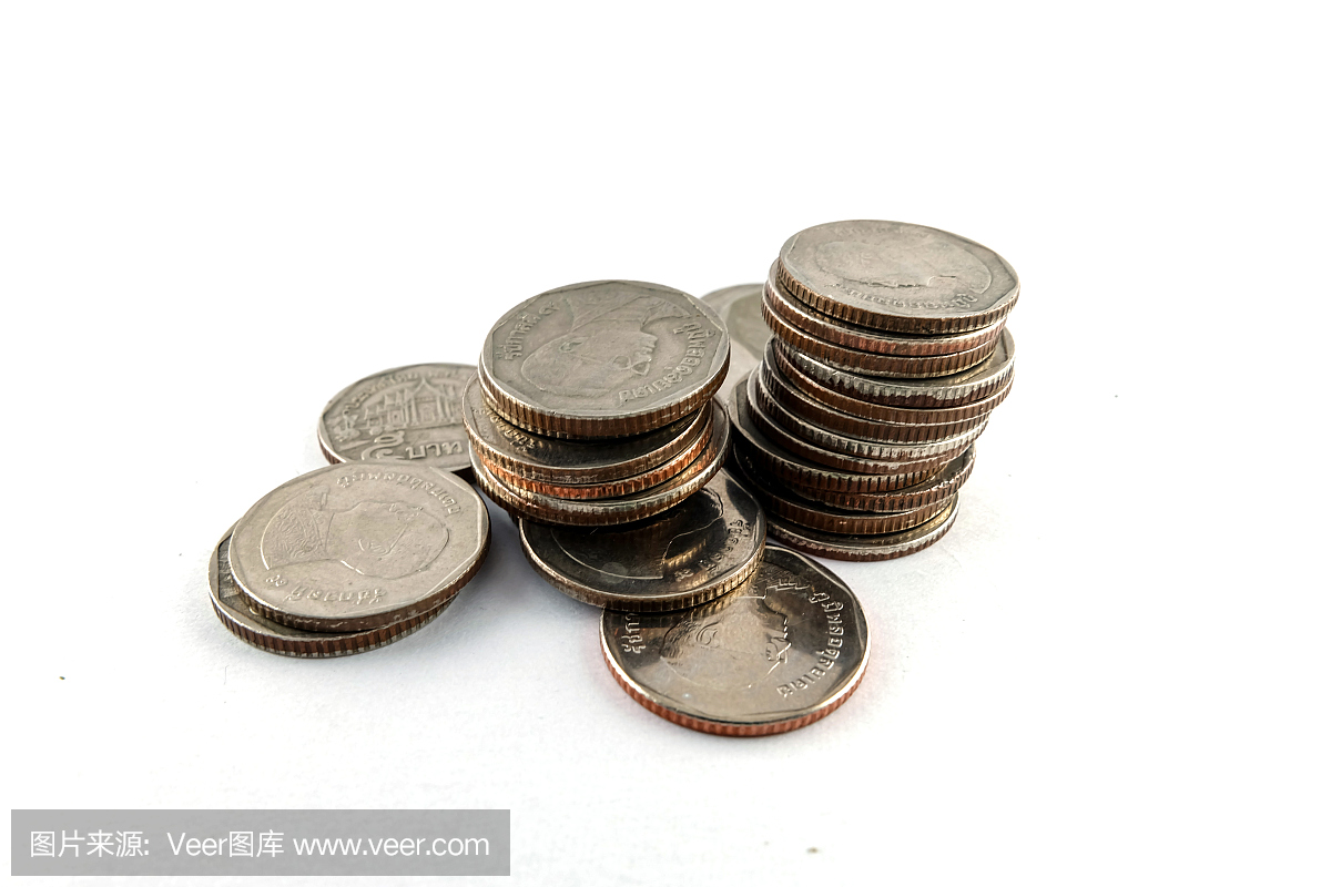 在白色背景隔绝的泰铢硬币(五泰铢类型)
