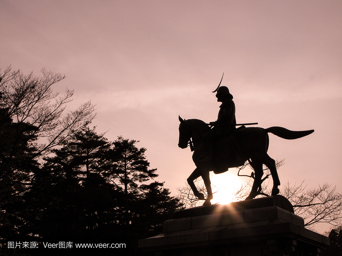 日本武士骑马雕像