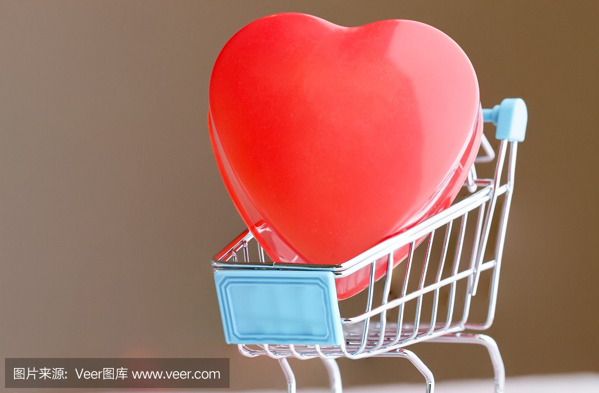 无尽的爱情人节概念,红色的心,在购物车,篮子超