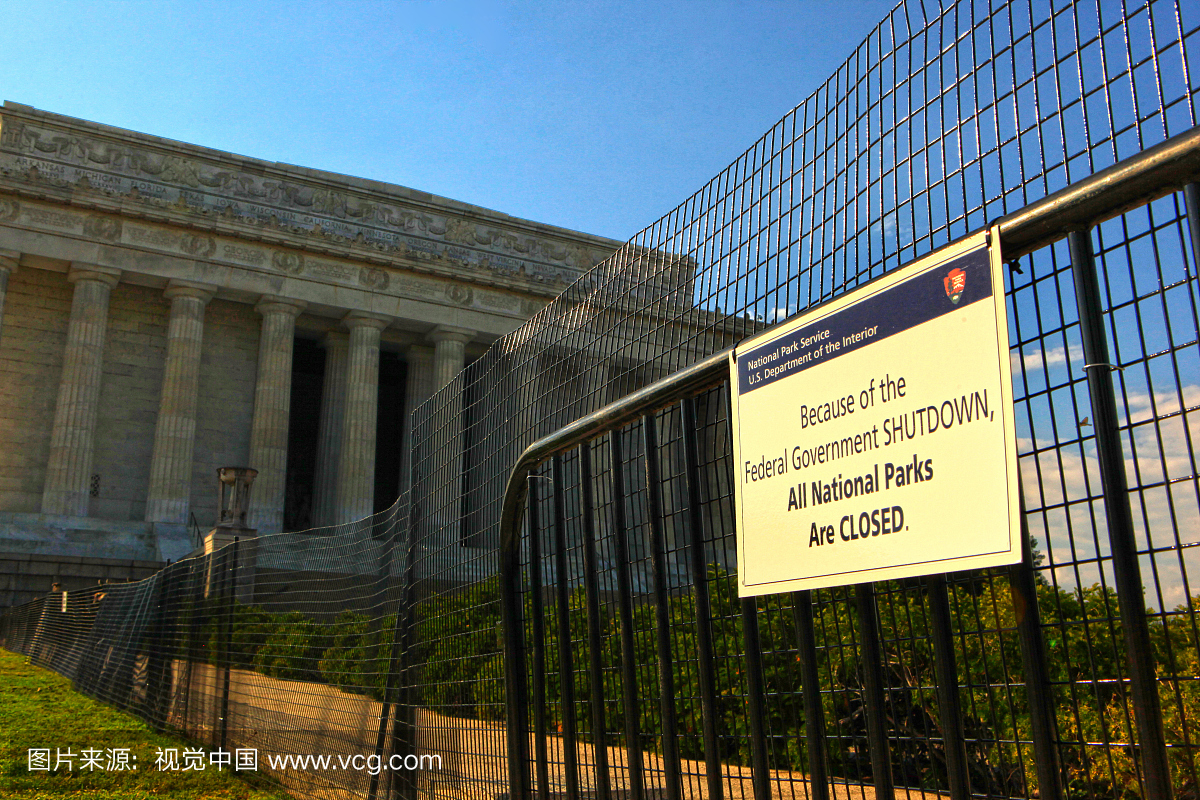 政府关闭在美国华盛顿林肯纪念堂前面登上