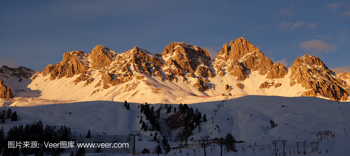 阿尔卑斯山Dolomiti意大利冬季时间