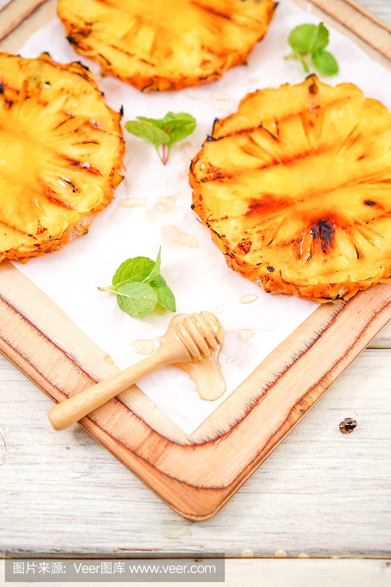 烤菠萝蜂蜜,简单的菜单想法为小吃,饮食餐的夏