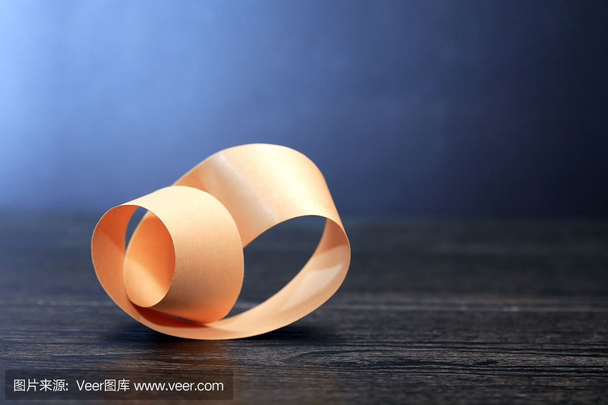 莫比乌斯黑暗中的黑带