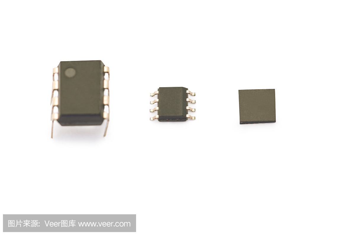 孤立在白色背景上的树芯片。分立元件封装演变