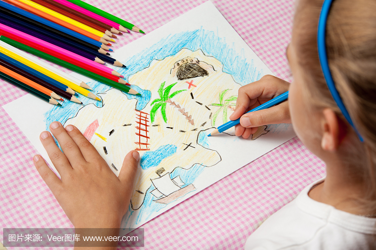 儿童画铅笔海盗宝藏图。