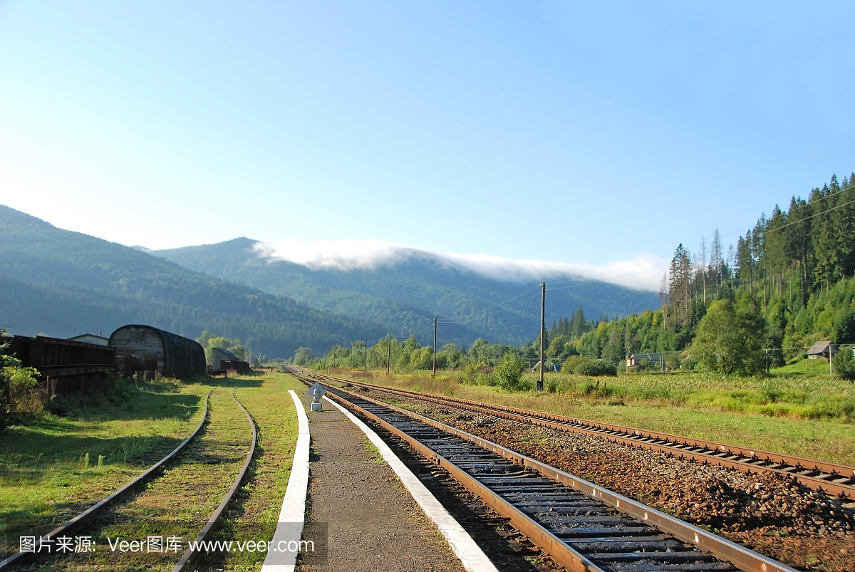 铁路轨道上的金属