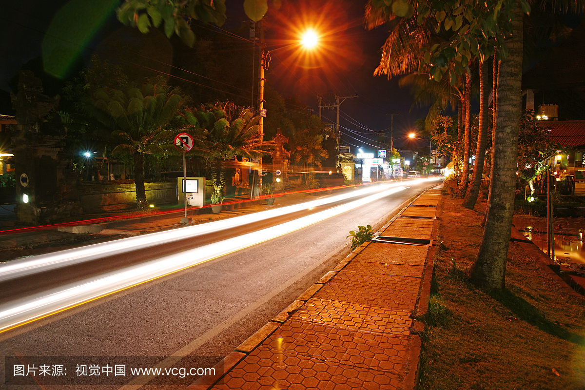 巴厘岛城市夜景街道