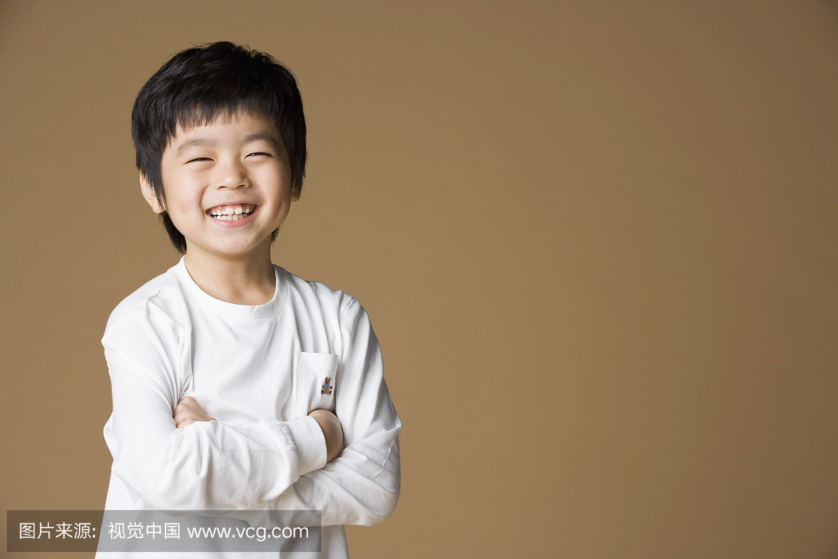 一个小男孩韩国人