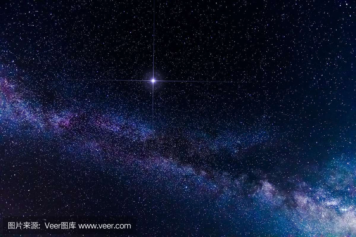 惊人的穗发光幸运星和银河系背景