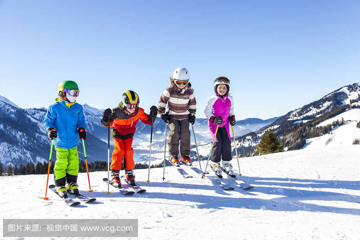 滑雪假期,滑雪服的小孩,Sudelfeld,巴伐利亚,德