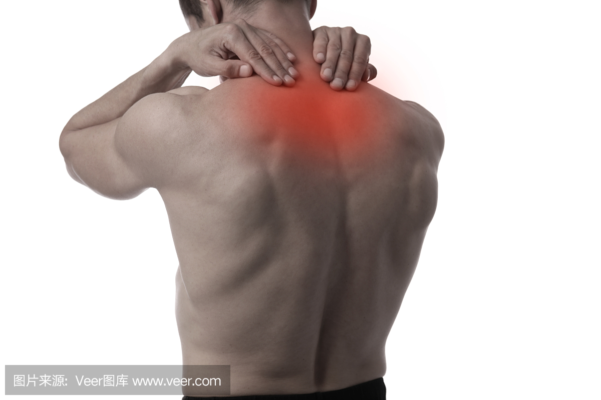 患有背部和颈部疼痛的肌肉男子孤立在白色背景