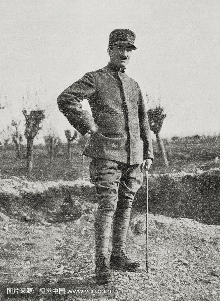 炮兵炮手Sem Benelli(1877-1949)在岩溶地区,来