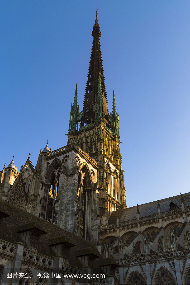 鲁昂大教堂外观
