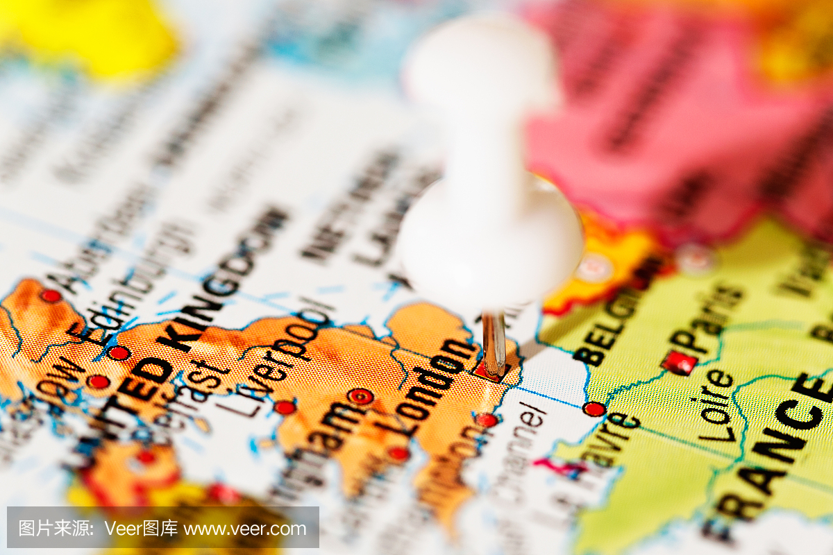 伦敦的图钉在英国的地图上精确定位