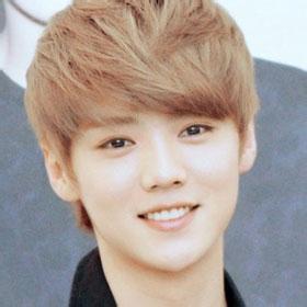 qqexo鹿晗头像带字