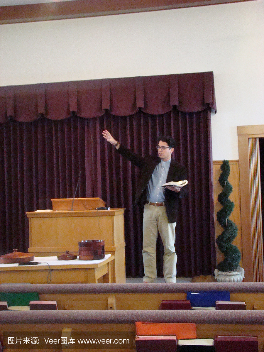 在教会讲道