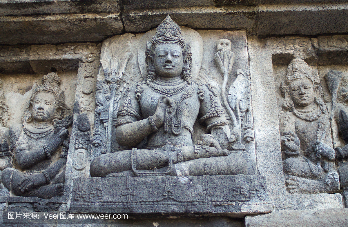 普兰巴南印度教寺庙的浮雕细节
