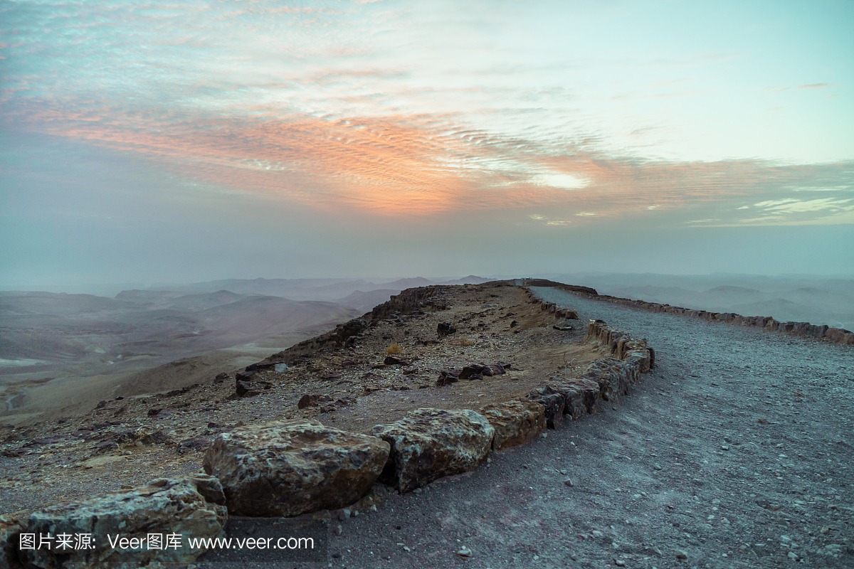 早晨美丽的黎明在朱迪亚年龄圣地在以色列
