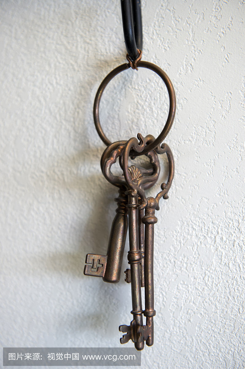 钥匙挂在美国南达科他州皮埃尔的墙上