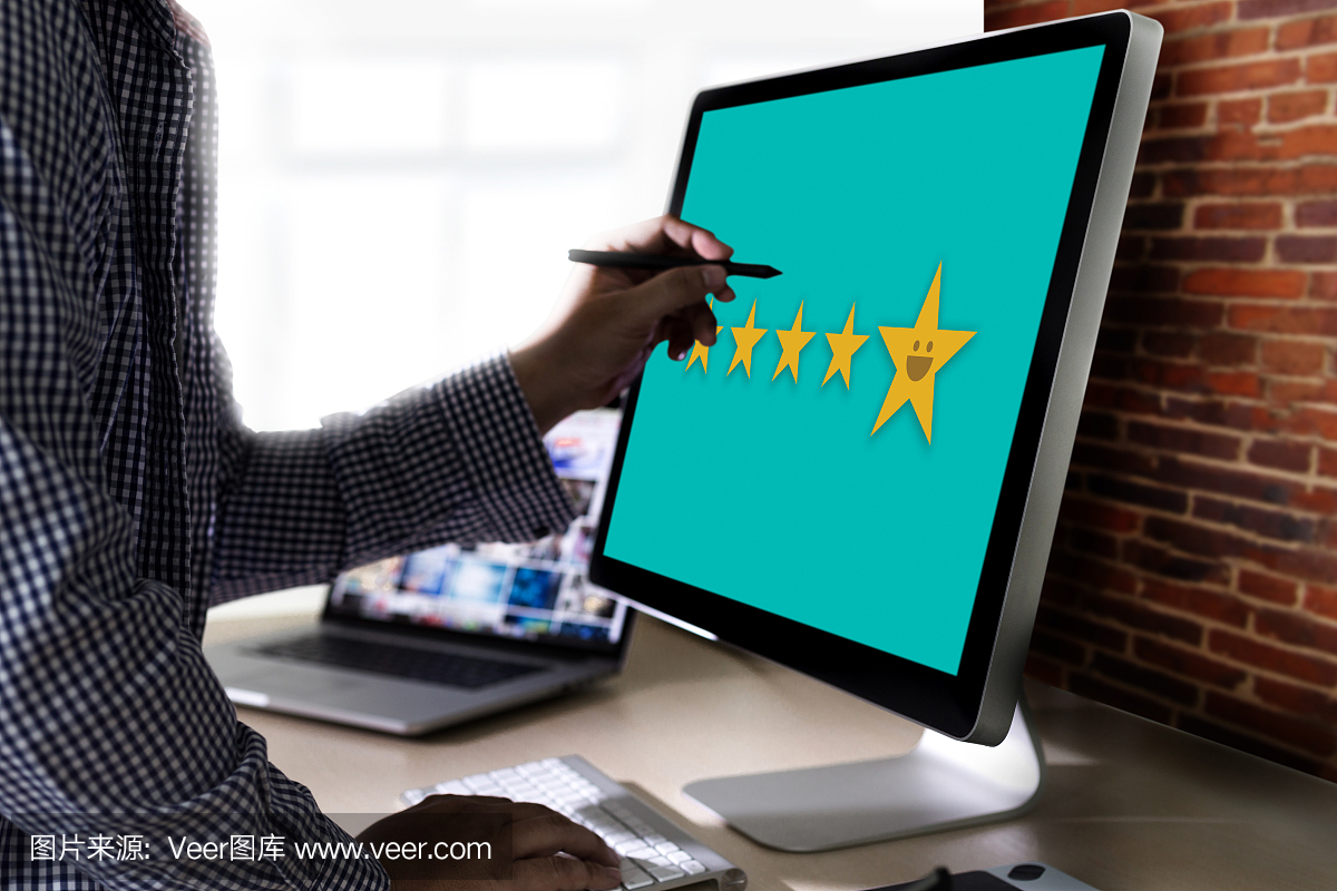 按下笑脸表情客户服务目标商家客户评论给出