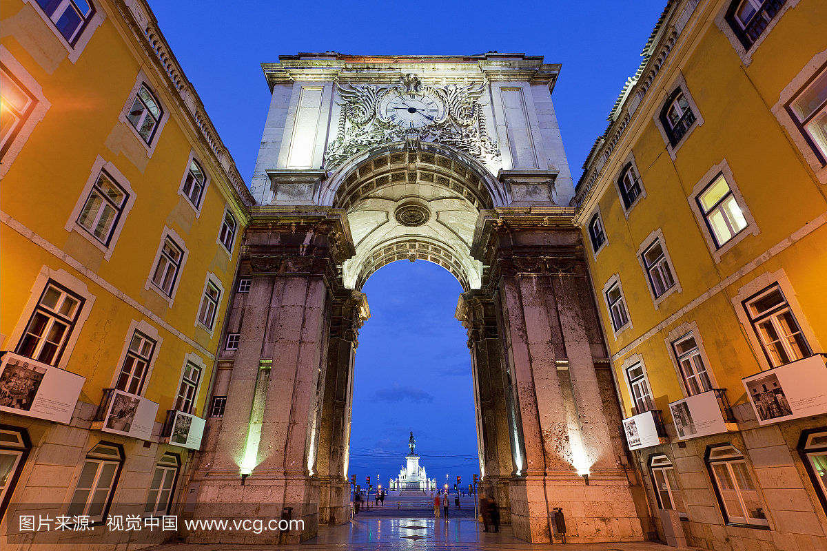 里斯本,凯旋门在Praca do Comercio在Twi