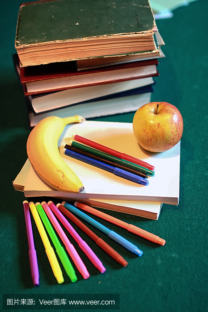 垃圾效果照片教育书堆苹果笔
