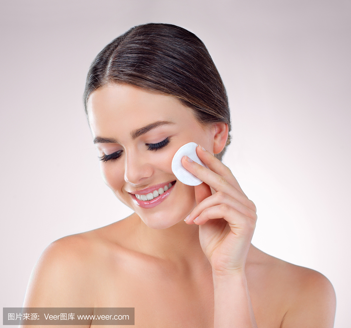 头发向后梳,后背头,将头发往后梳,热