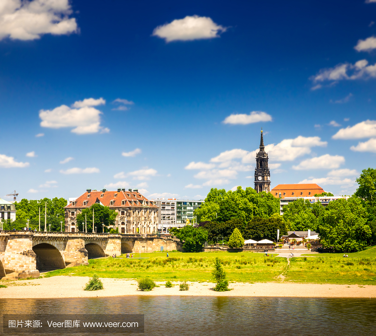 昂格鲁撒克逊人,古代英语,古英语,易北河